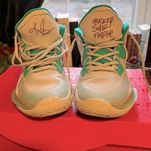 Kyrie Infinity Men’s Size 12 Sue Bird